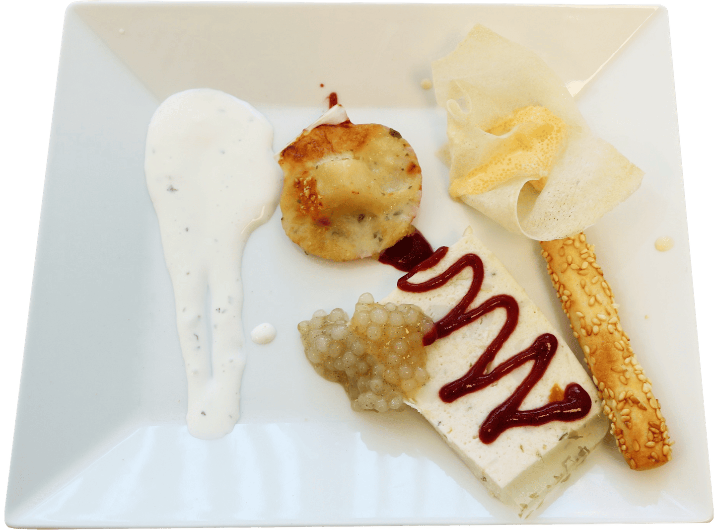 Terrine de poisson et Saint-Jacques avec un sagou aux épices et son coulis de betterave rouge